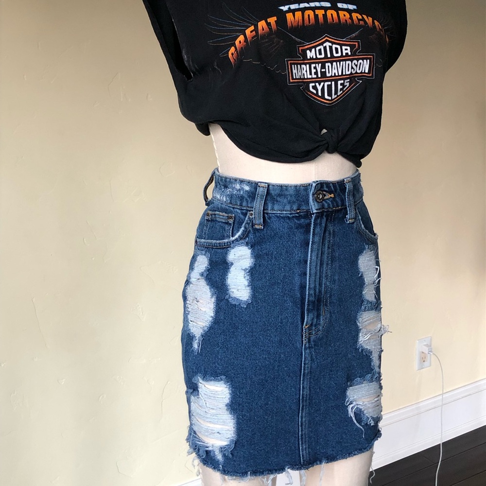 DISTRESSED BLUE DENIM SKIRT